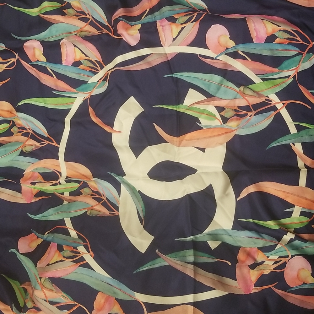CHANEL Scarf